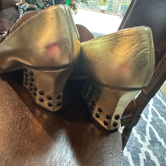 COACH gold heel loafer - Picture 7 of 8